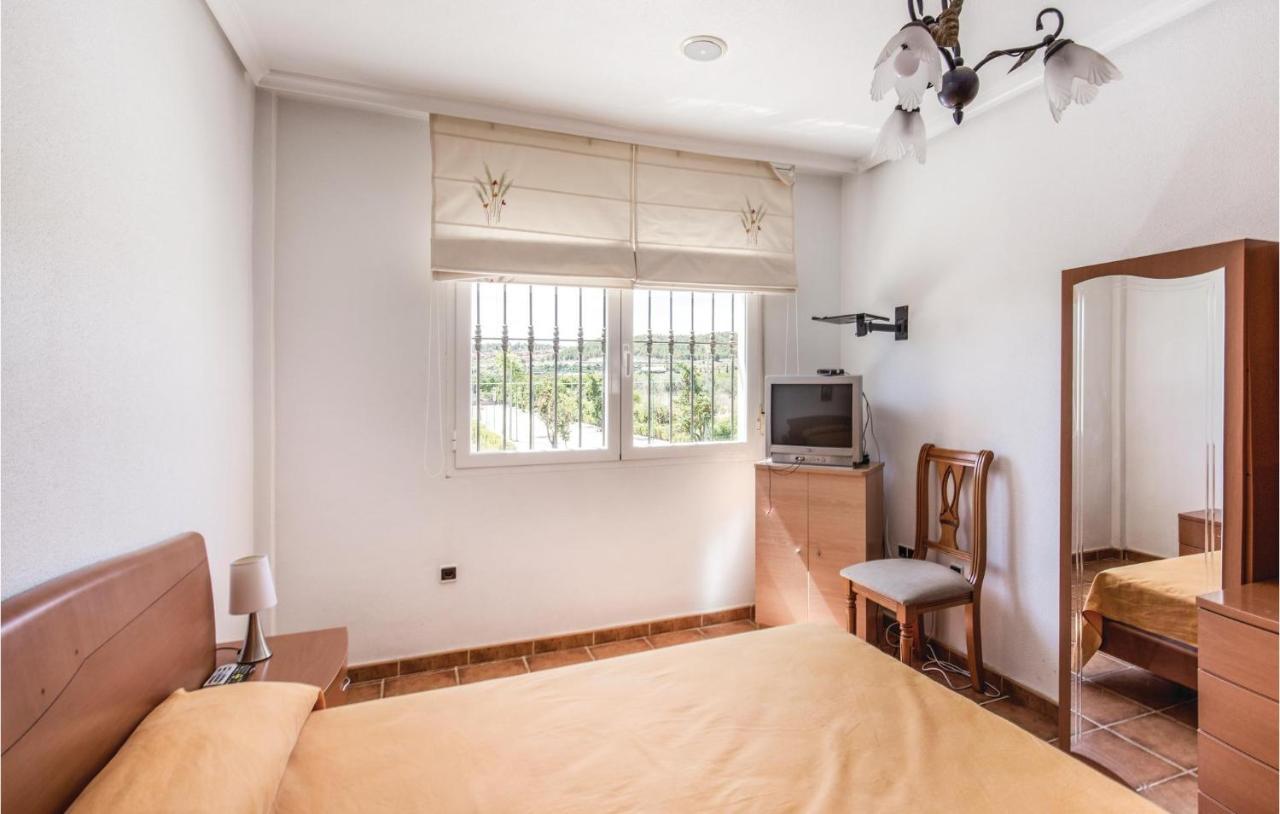 Awesome Home In Caravaca With Kitchen カラバカ・デ・ラ・クルス エクステリア 写真