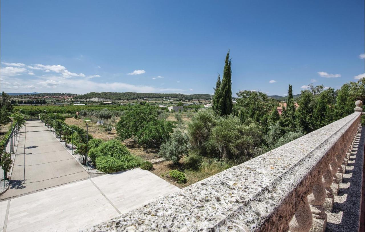 Awesome Home In Caravaca With Kitchen カラバカ・デ・ラ・クルス エクステリア 写真