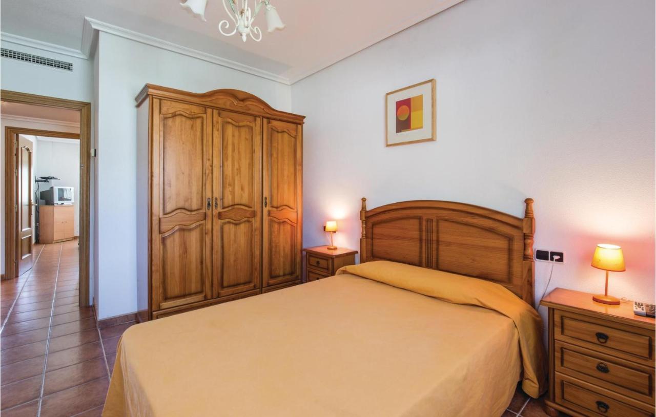 Awesome Home In Caravaca With Kitchen カラバカ・デ・ラ・クルス エクステリア 写真