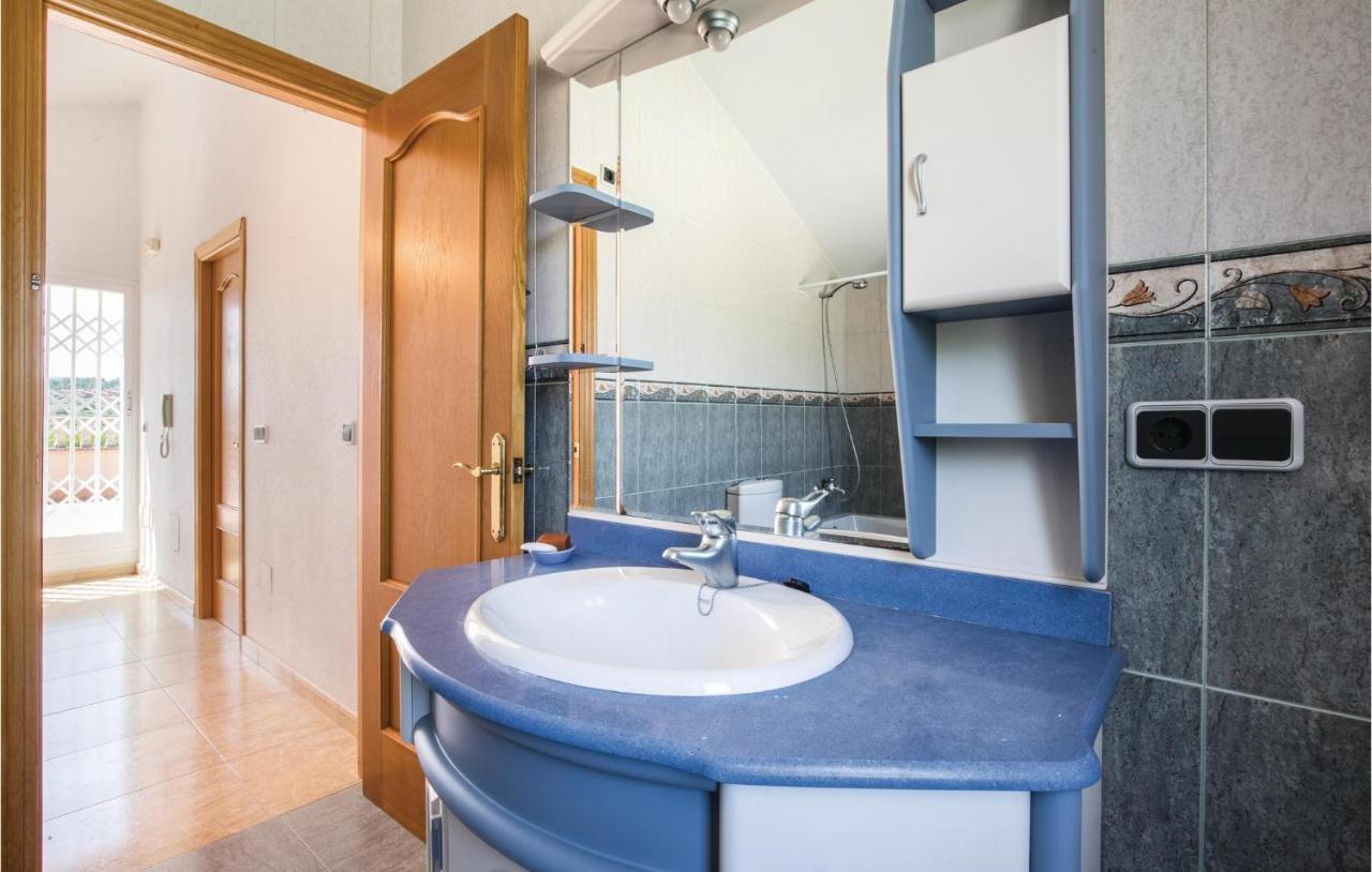 Awesome Home In Caravaca With Kitchen カラバカ・デ・ラ・クルス エクステリア 写真