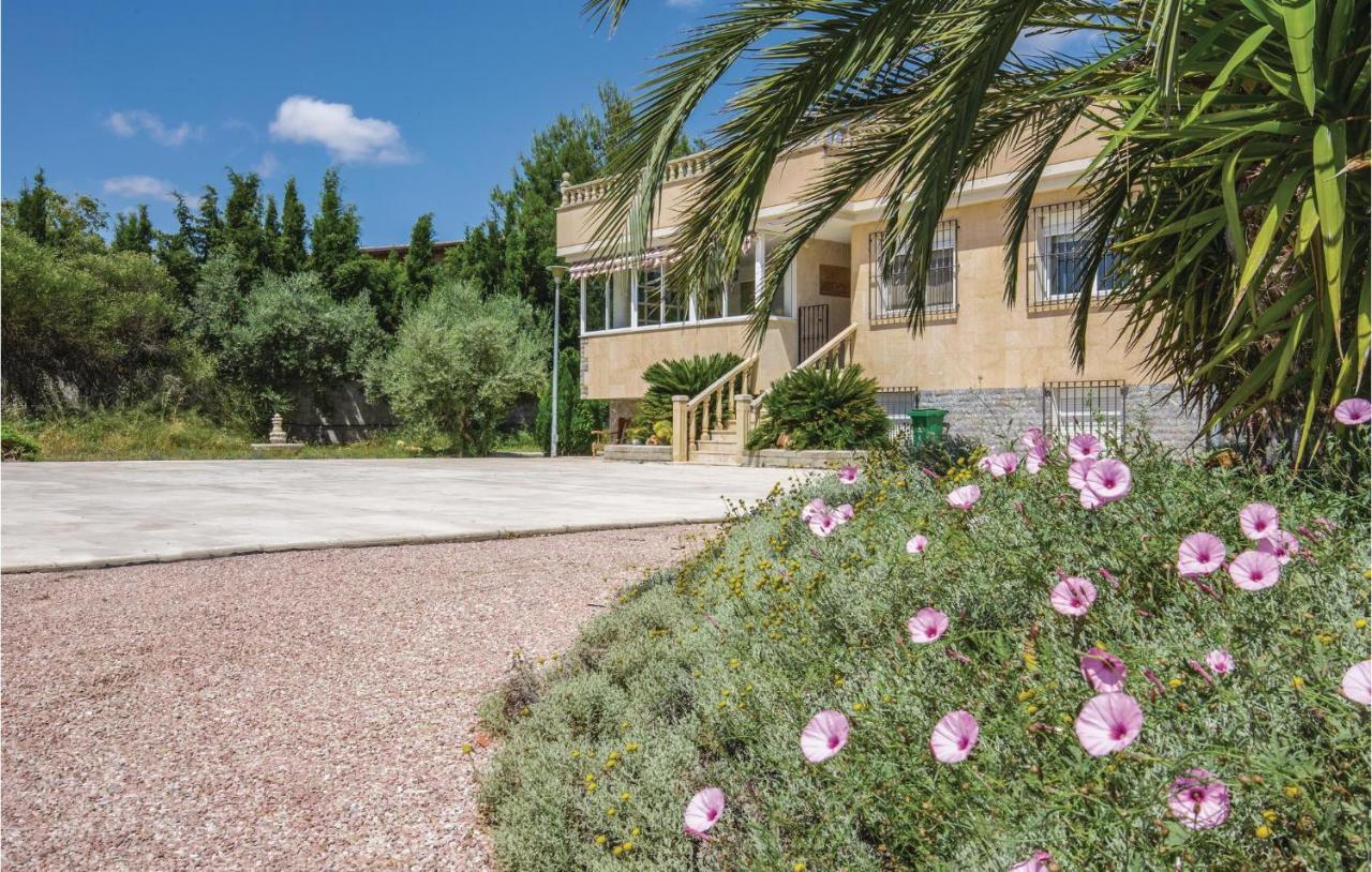 Awesome Home In Caravaca With Kitchen カラバカ・デ・ラ・クルス エクステリア 写真