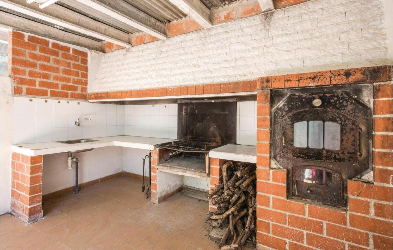 Awesome Home In Caravaca With Kitchen カラバカ・デ・ラ・クルス エクステリア 写真